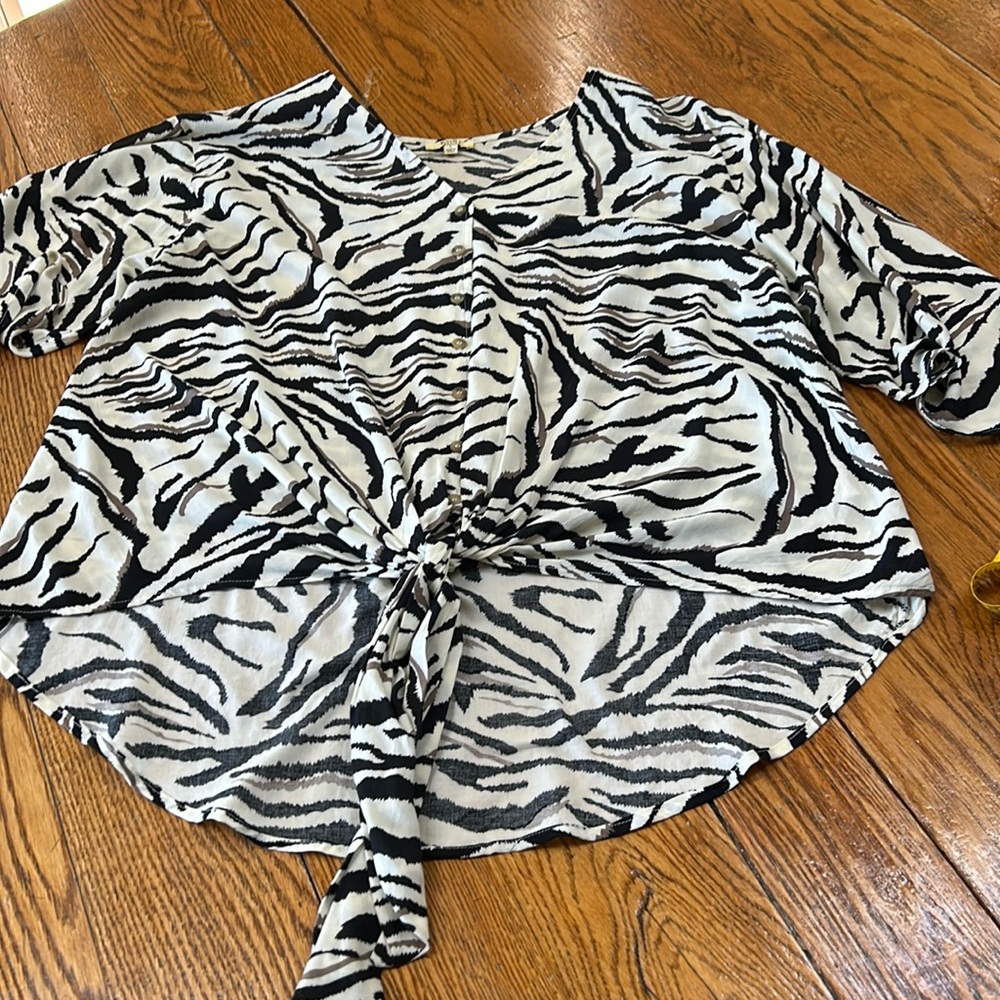 Kori America animal print top. Size Large. Cream and black.  Great condition.